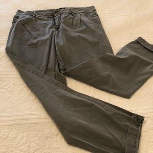 Aritzia cropped chino